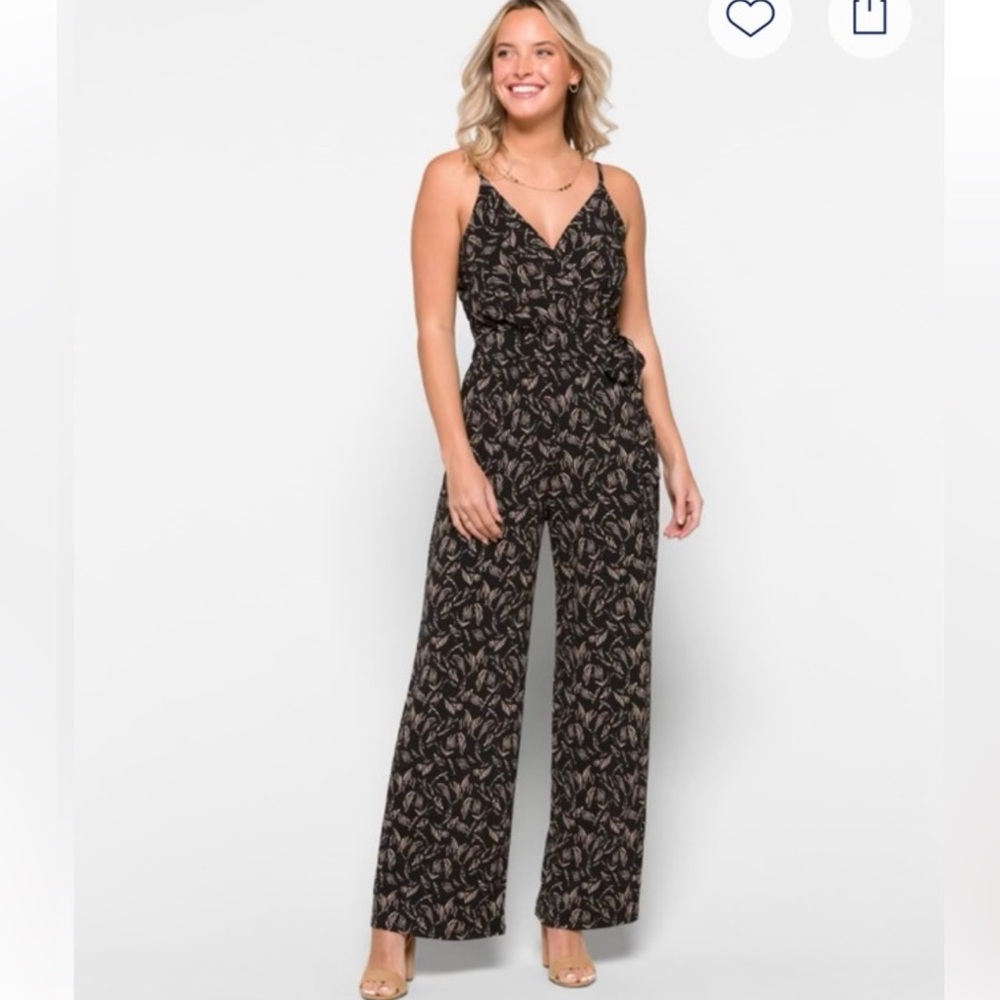 Kaileigh Rochelle Sleeveless V-Neck Wide-Leg Jumpsuit in Black Leaf Print